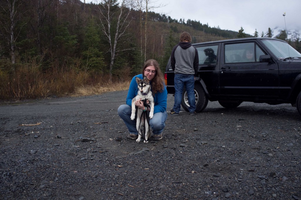 Jori and her dog being adorable. PHOTO BOMB.